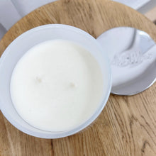 Load image into Gallery viewer, LARGE SOY CANDLE - SEA SALT COTTON