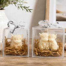 Load image into Gallery viewer, Highland Cow Sculpture Candle in GIft Box