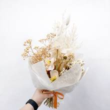 Load image into Gallery viewer, Neutral everlasting dried flower bouquet Home Thyme Nowra NSW