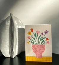 Load image into Gallery viewer, FLOWER VASE CARD
