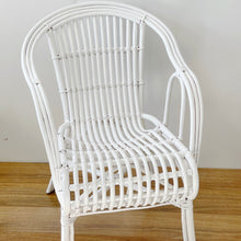 Load image into Gallery viewer, WHITE OZ CHAIR