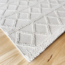 Load image into Gallery viewer, EVIE RUG 200 x 300cm - WHITE