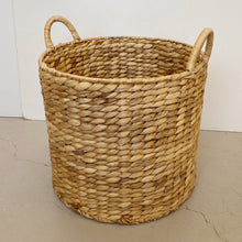 Load image into Gallery viewer, WATER HYACINTH ROUND BASKET
