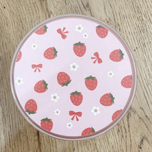 Load image into Gallery viewer, SMALL SOY CANDLE - STRAWBERRY CREAM
