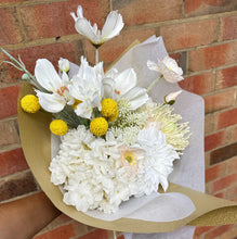 Load image into Gallery viewer, Everlasting Bouquet
