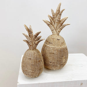 RATTAN LOOK PINEAPPLE