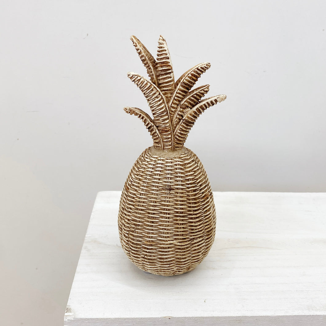 RATTAN LOOK PINEAPPLE