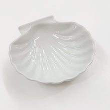 Load image into Gallery viewer, SHELL TRINKET DISH

