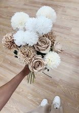 Load image into Gallery viewer, CHRYSANTHEMUM POM POM - WHITE
