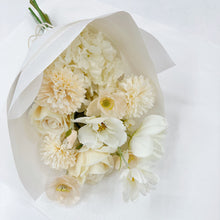 Load image into Gallery viewer, EVERLASTING BOUQUET

