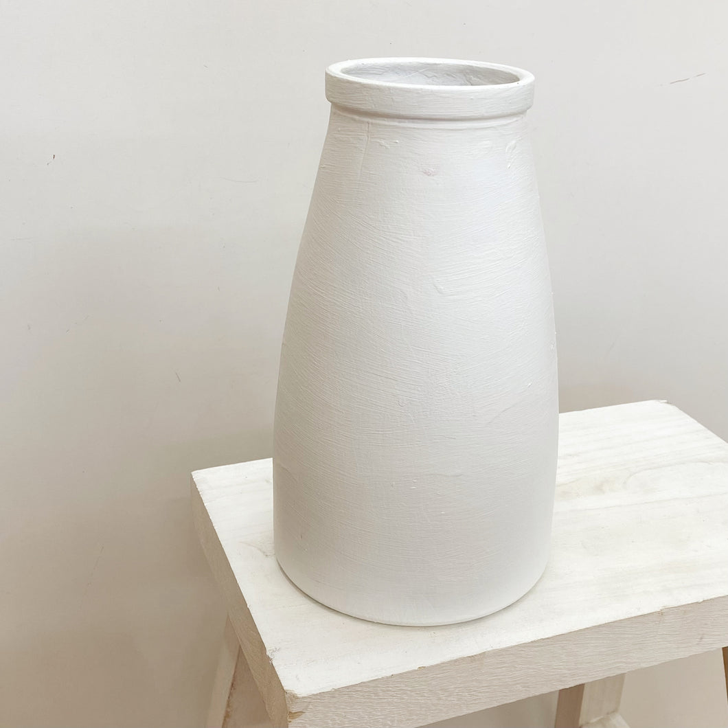 MATTE WHITE VASE - 26CM