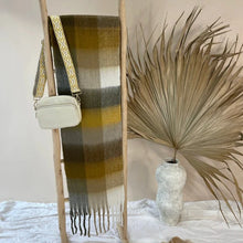 Load image into Gallery viewer, FLUFFY ALASKA SCARF
