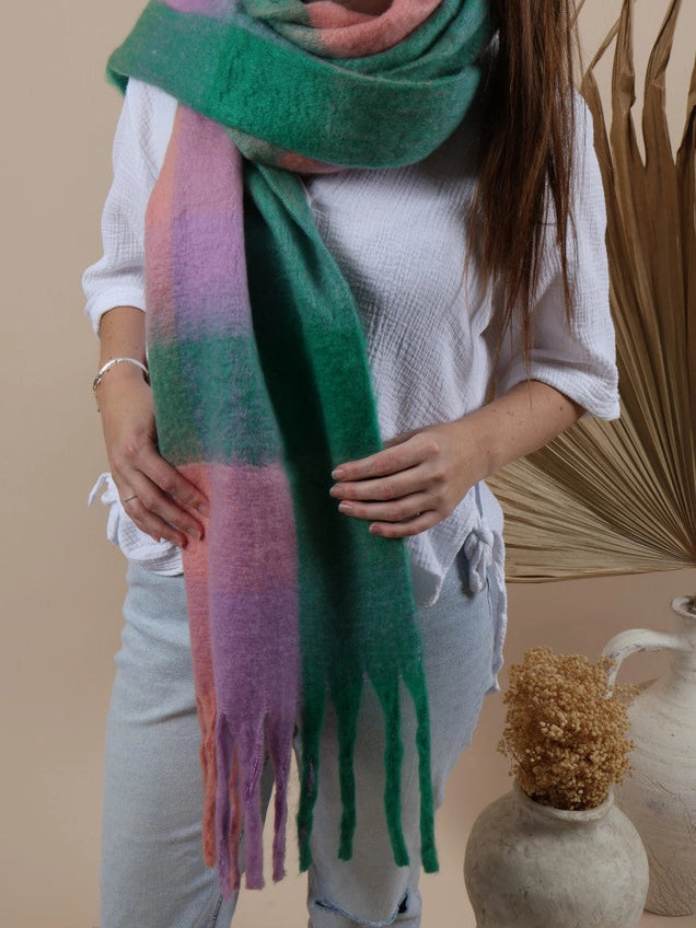 FLUFFY ALASKA SCARF