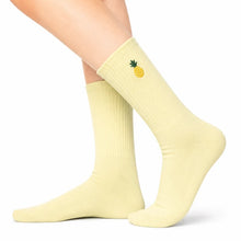 Load image into Gallery viewer, Novelty socks - Pineapple

