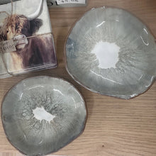 Load image into Gallery viewer, JADE SNICKER DISH
