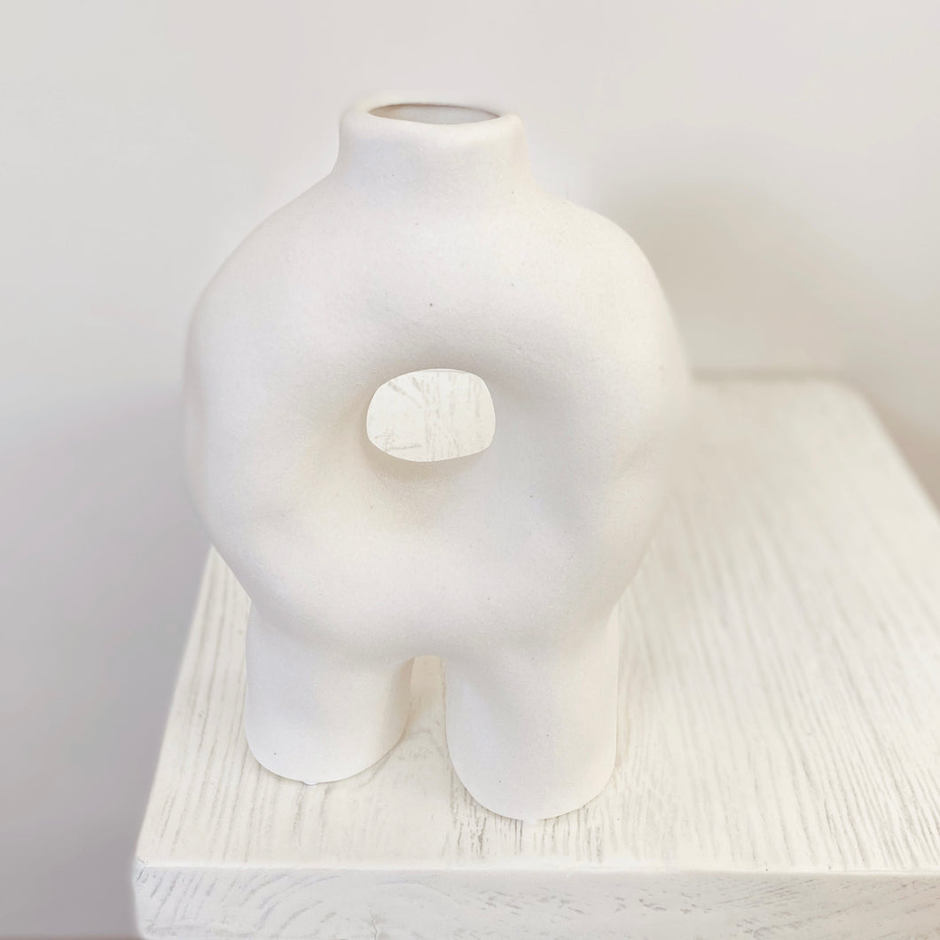CERAMIC CIRCLE VASE