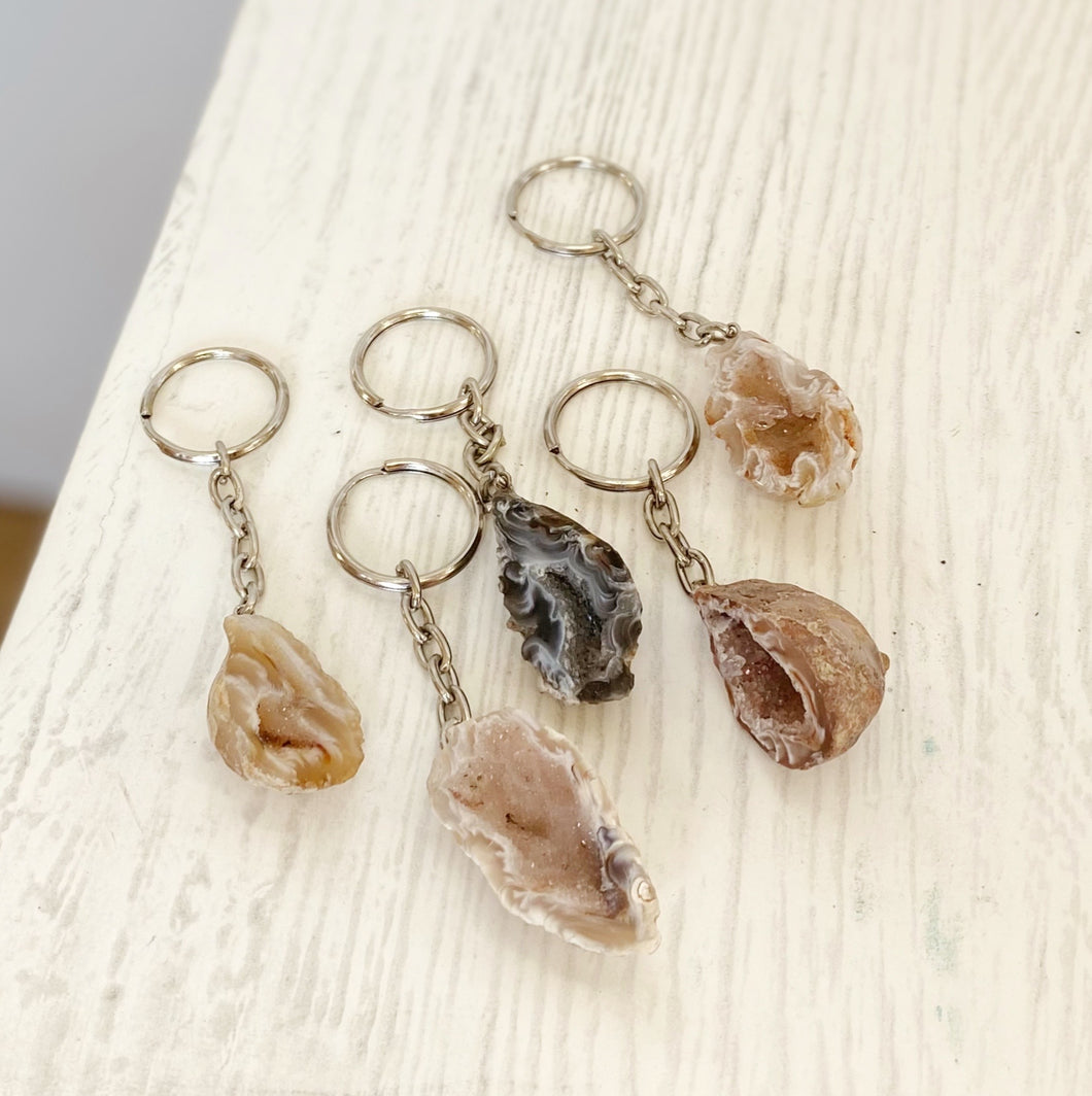 NATURAL AGATE CAVE KEYCHAIN