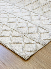 Load image into Gallery viewer, EVIE RUG - NATURAL

