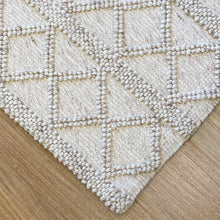 Load image into Gallery viewer, EVIE RUG - NATURAL
